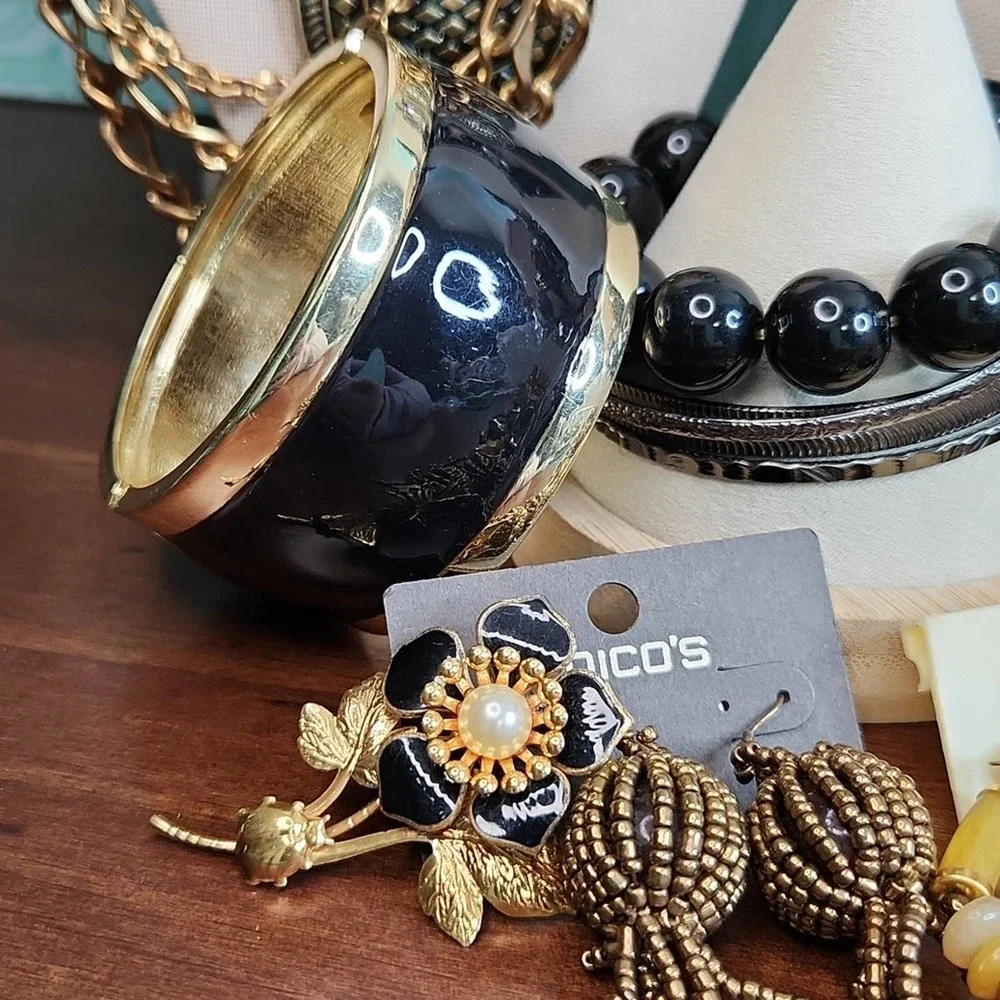 ****SOLD****Jewelry Lot 64. Vintage to Modern - Picture 3 of 16